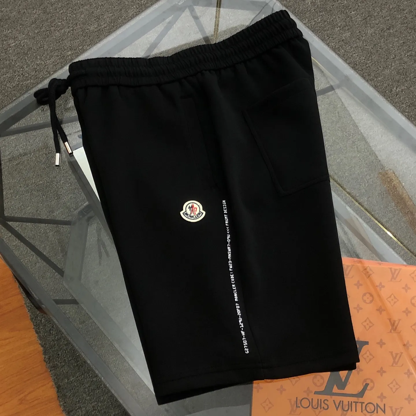 Moncler/ 2026ss New Arrival LOGO ⚠ ⚠ ⚠ Quality Same Style （ Same Style- ）400 Quality Classic ， Versatile Quality ：Black Royal Blue Sizes： XS Ｓ Ｍ L XS : 51 70 108 65 S : 52 74 112 67 M : 53 78 116 69 L : 54 82 120 71